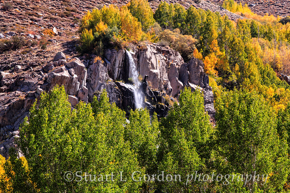 Waterfall in Autumn_20121004_0450